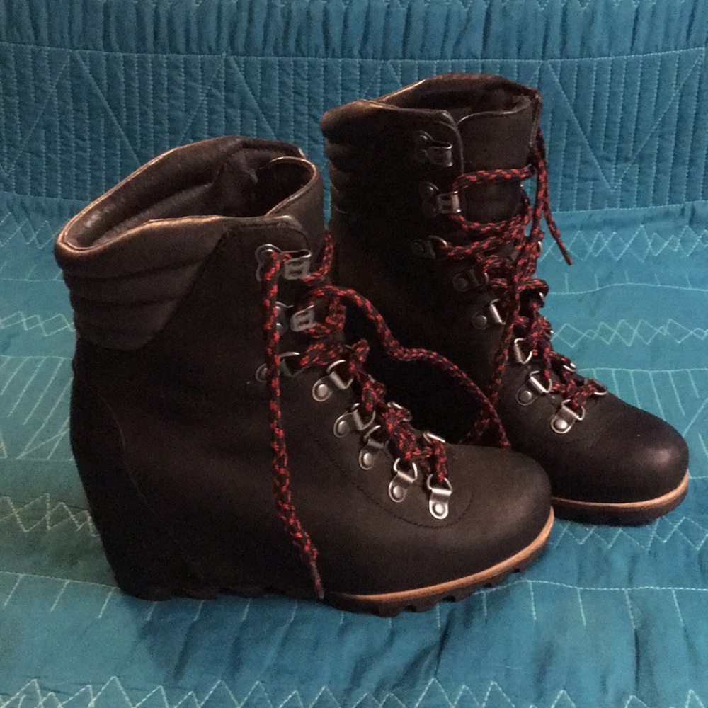 Sorel Conquest Wedge